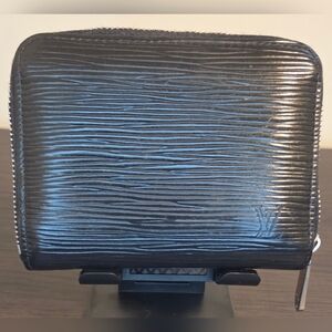 Louis Vuitton Black Epi Zippy Wallet – Authentic – Zipper Needs Slider Repair